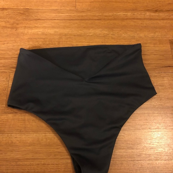 🌊💎WaveBabeSwimwear💎Sz. Md💎Pre❤️’d💎Bottom💎 - Picture 4 of 5